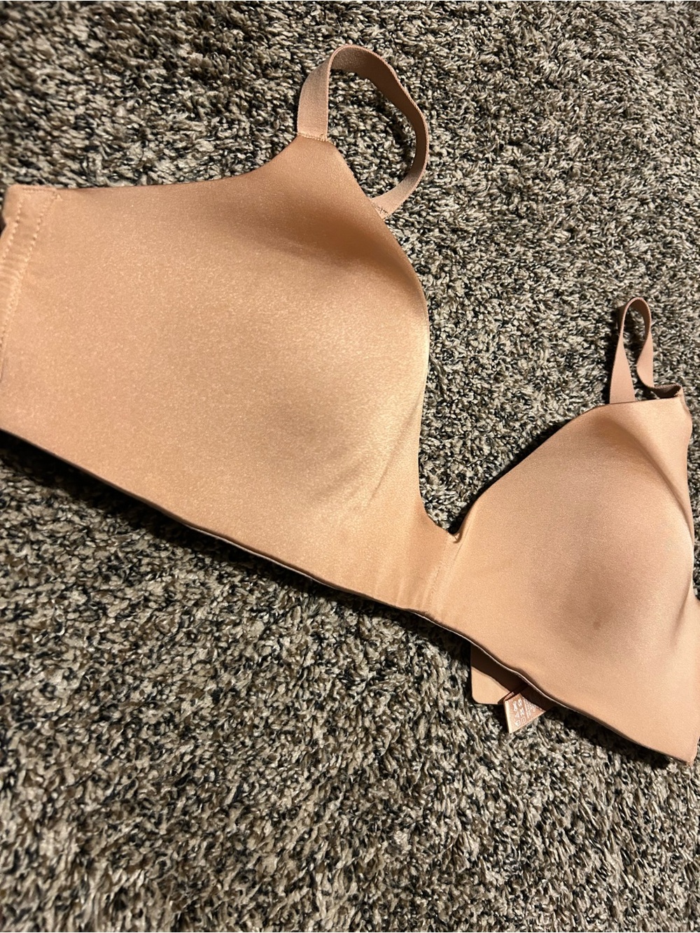 SKIMS Smooth Nude T-Shirt Bra in Beige